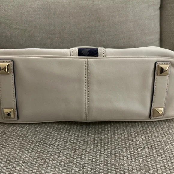 L.A.M.B white leather and navy handbag - Picture 4 of 7